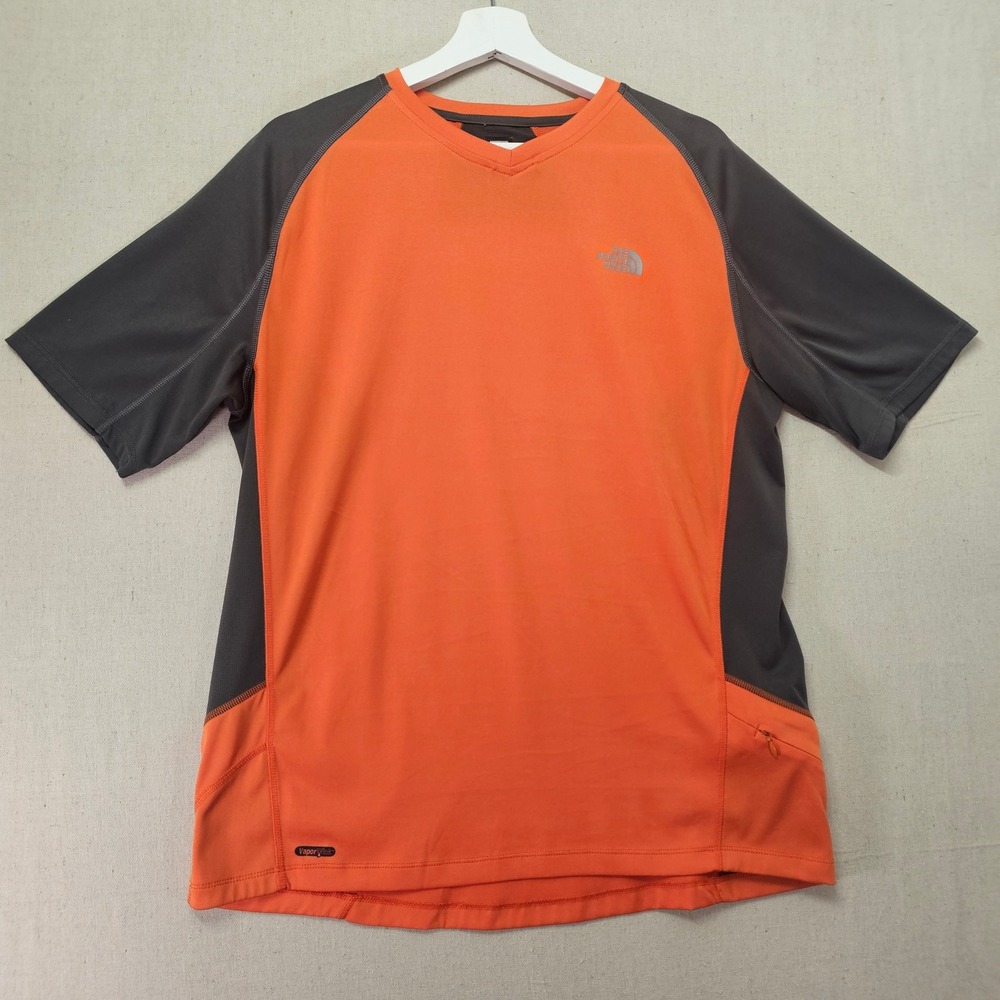 The North Face Men's Large VaporWick Orange Gray V-Neck Performance Shirt Pocket
